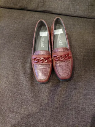 Zapatos Pitillos Marrones/Rojos Talla 37