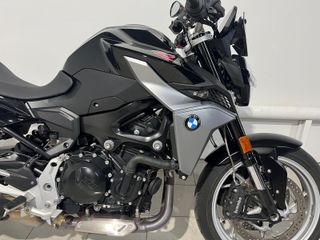 BMW F 900 R - Reducción de altura