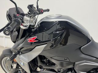 BMW F 900 R - Reducción de altura