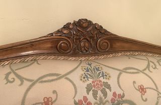 Sofá estilo Luis XV tela y madera