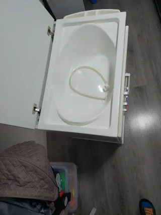 Cómoda cambiador bebé con bañera.Ha buen precio!!