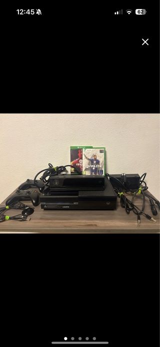 Xbox One + Kinect + 2 controller + Giochi