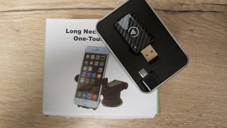 Adaptador Wireless Android Auto/CarPlay y soporte