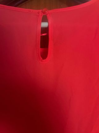 Blusa roja manga corta