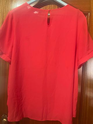 Blusa roja manga corta