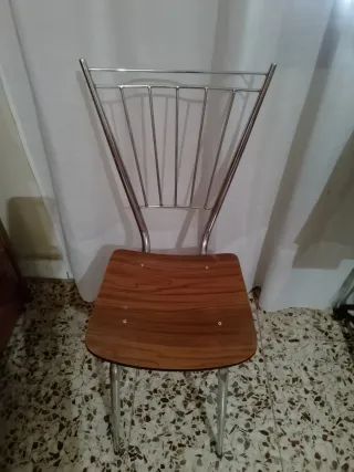 6 Sillas Metálicas y Madera