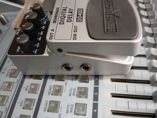 Behringer DD400 Digital Delay Pedal