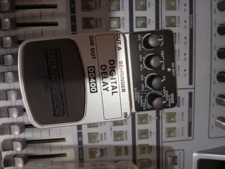 Behringer DD400 Digital Delay Pedal