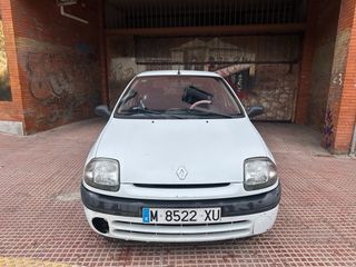 Renault Clio 2000