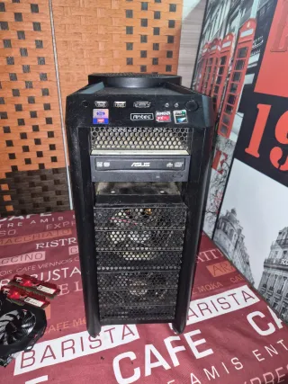 Torre Ordenador Antec Negra