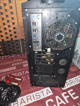 Torre Ordenador Antec Negra