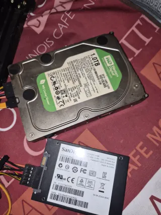 Torre Ordenador Antec Negra