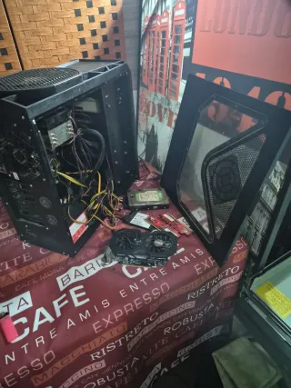 Torre Ordenador Antec Negra