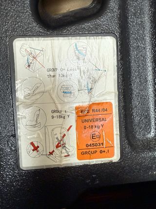 Silla de coche grupo 0+ y 1.Baby Auto