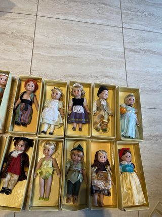 Bambole di porcellana collezione 8 euro a unità