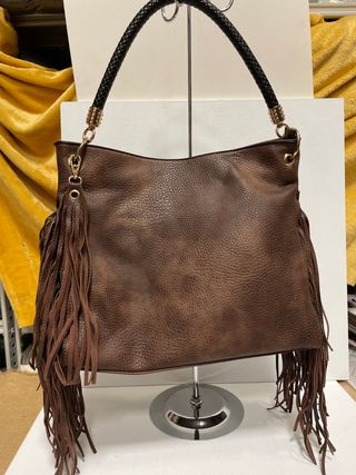 Bolso marrón con flecos