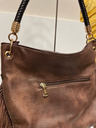 Bolso marrón con flecos