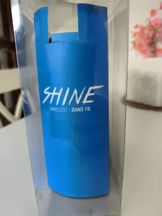 Auriculares negros. MARCA T'nB