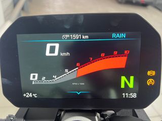 BMW F 900 R 2025 Negra