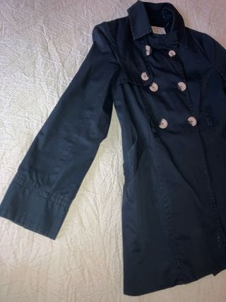 Gabardina Negra Básica Blanco