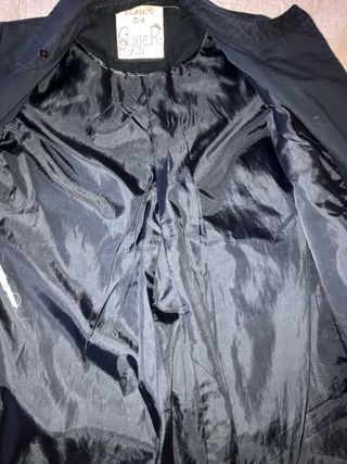 Gabardina Negra Básica Blanco