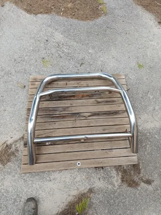 Defensa delantera cromada Valido para varios vehíc