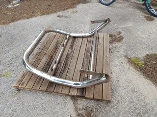 Defensa delantera cromada Valido para varios vehíc