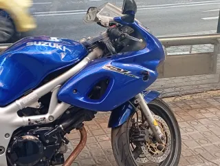 Suzuki SV650 Azul