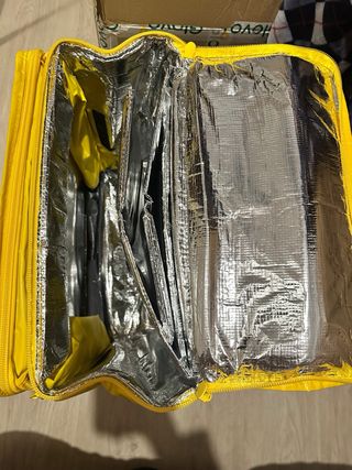 Mochila Glovo con accesorios