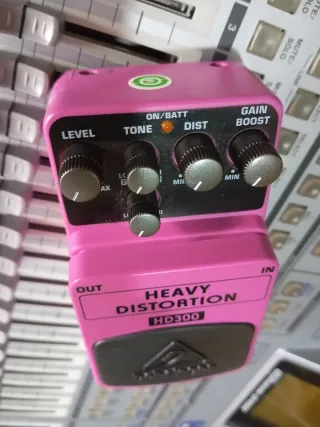 Pedal guitarra Behringer Heavy Distortion