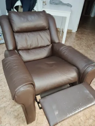 Sillón reclinable marrón