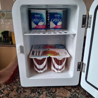 Nevera pequeña JOCCA roja