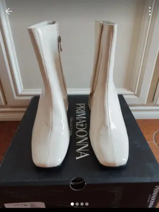 Stivaletti Primadonna vernice panna tg 36