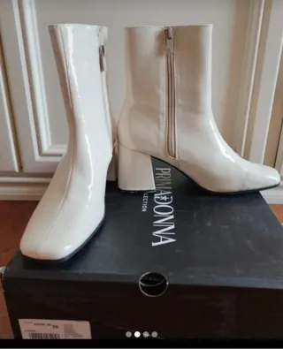 Stivaletti Primadonna vernice panna tg 36