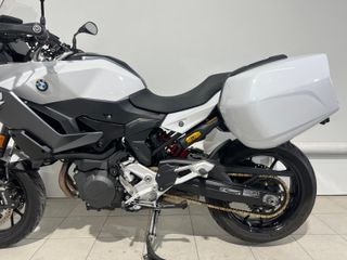 BMW F 900 XR 2024 con Maletas