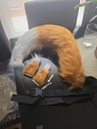 Conjunto disfraz cola y orejas