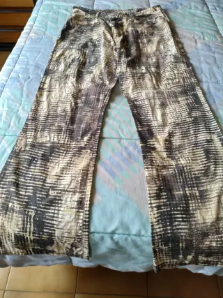 Pantalones anchos estampados mujer