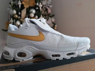 Nike Air Max Plus Tiempo Metallic Gold SE