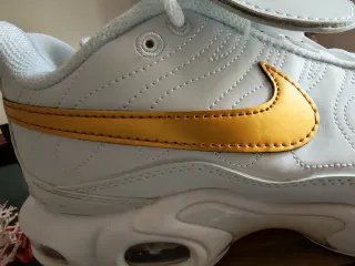 Nike Air Max Plus Tiempo Metallic Gold SE