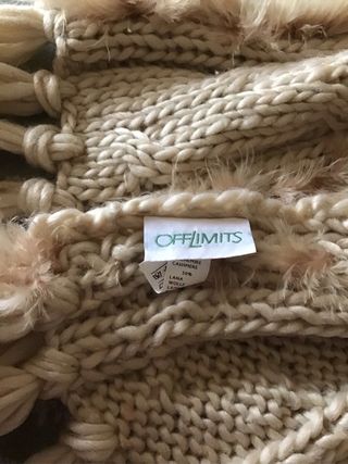 Sciarpa e cappello lavorati a maglia