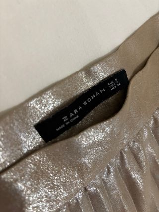 Falda Zara Plisada Dorada