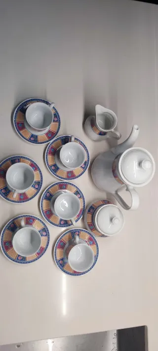 Juego 6 tazas café, azucarero, lechera y tetera