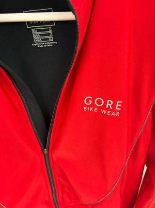 Chaquetas Gore Bike Wear Roja y Amarilla.