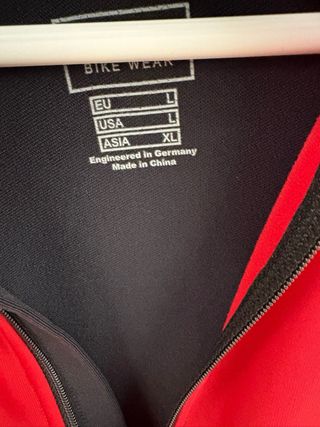 Chaquetas Gore Bike Wear Roja y Amarilla.