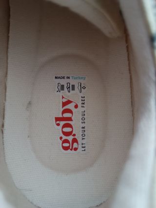 Zapatos con gatos. Goby. Piel vegana. Talla 38