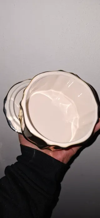 Joyero de porcelana con unicornio dorado