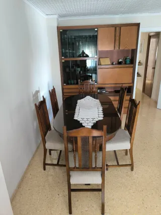 Mesa comedor ovalada con 6 sillas