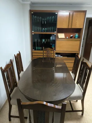 Mesa comedor ovalada con 6 sillas