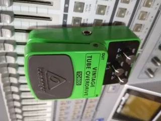 Pedal Behringer TO800 Vintage Tube Overdrive