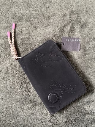 Monedero negro Paco Martínez con cordón